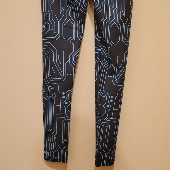 Bombsheller circuit board leggings - Picture 10 of 13